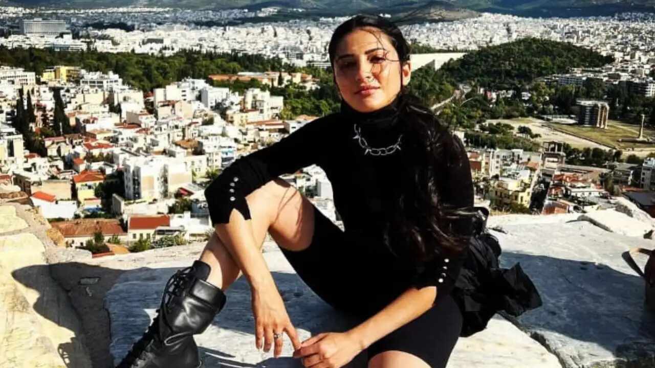Shruti Haasan enjoys her time in Greece