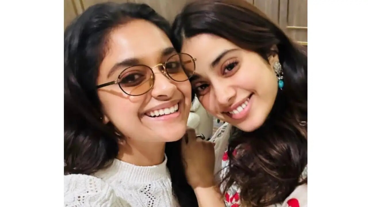 Keerthy Suresh and Janhvi Kapoor bump into each other in Hyderabad