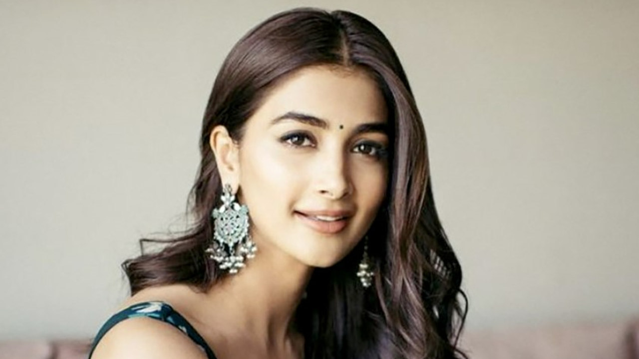 Pooja Hegde Dons A Gorgeous Blue Kurta Set For Eid - Hashtag U English