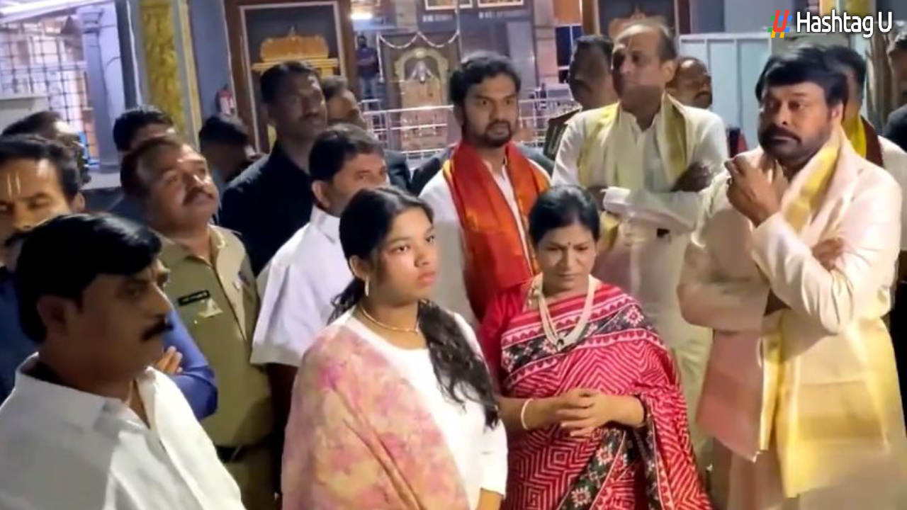 Chiranjeevi, Accompanied by Wife Surekha, Visits Tirupati Temple On His 69th Birthday